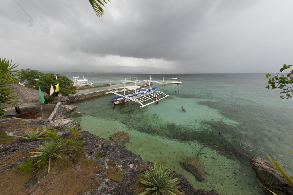 Sampaguita Resort Moalboal Bagian luar foto